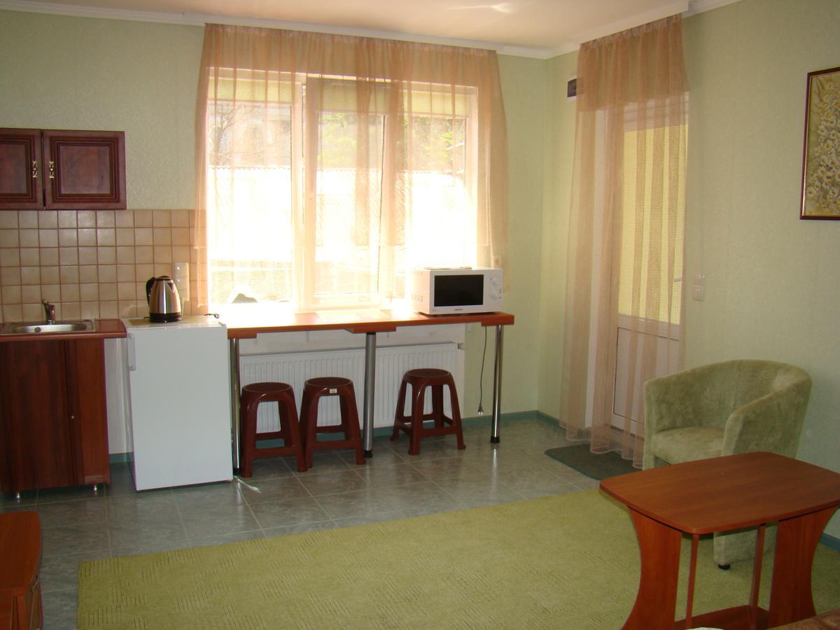 Mini-Hotel In Odessa Yard Extérieur photo