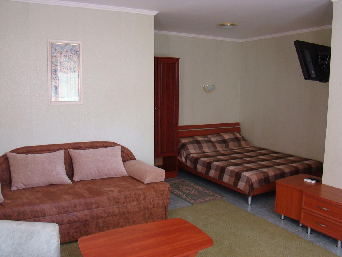 Mini-Hotel In Odessa Yard Extérieur photo