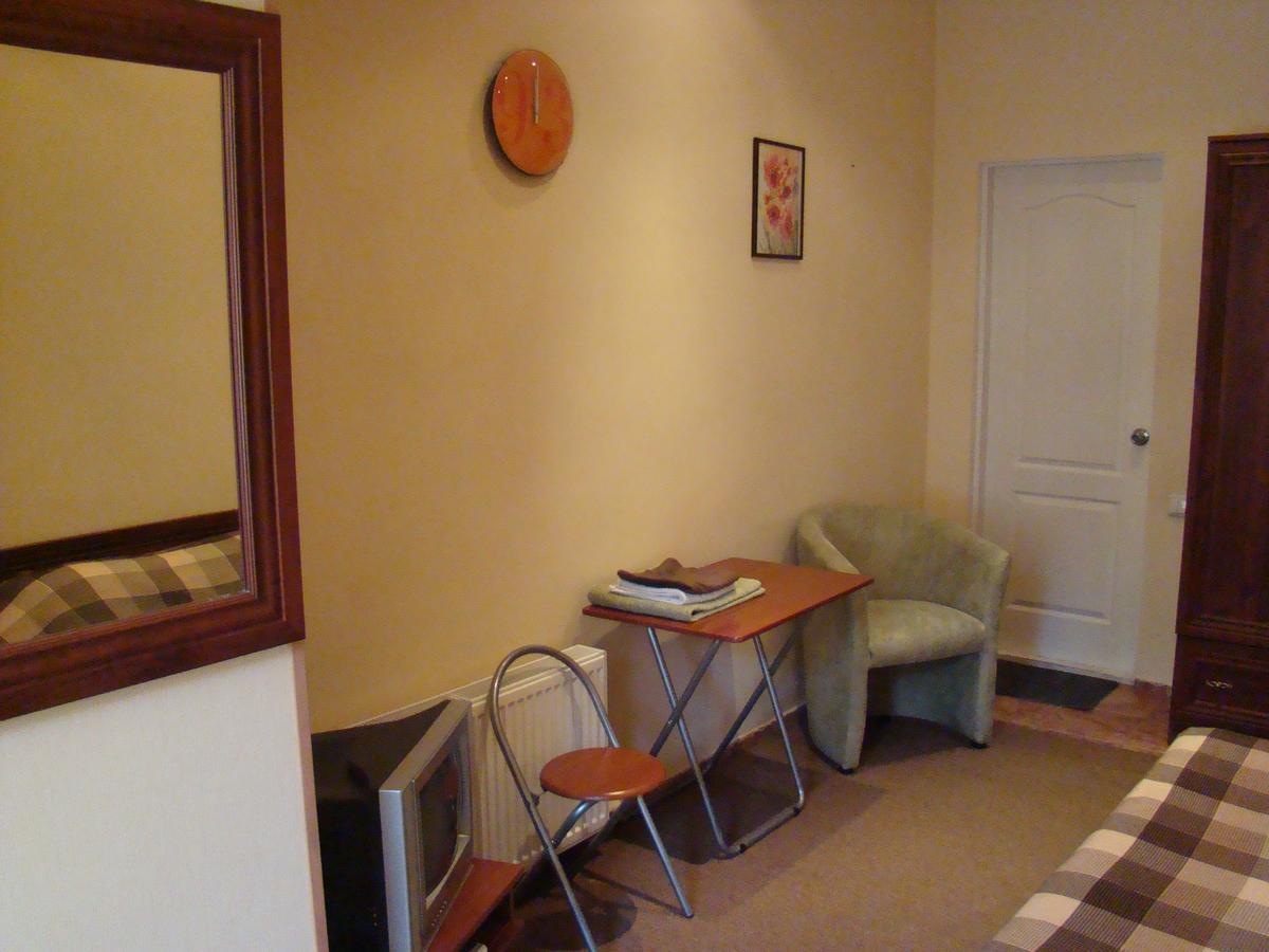 Mini-Hotel In Odessa Yard Extérieur photo