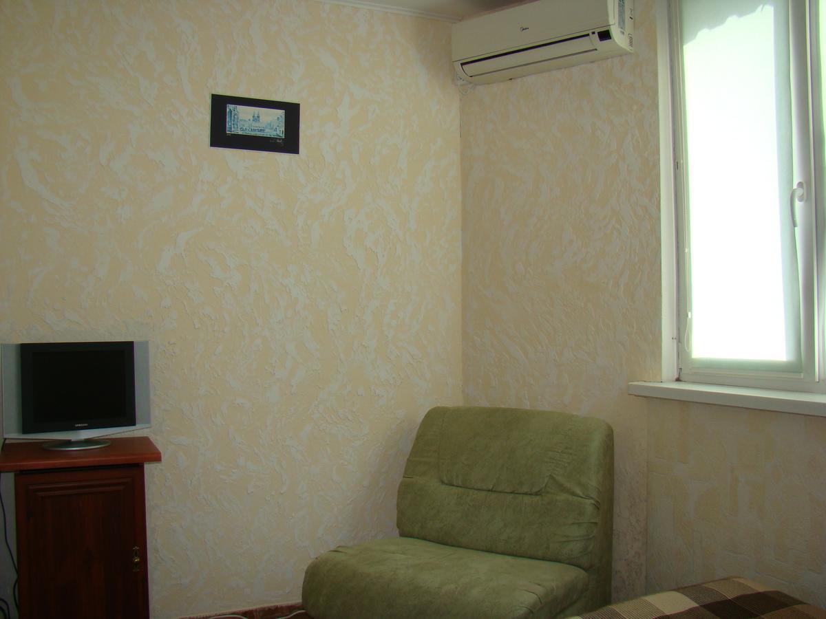 Mini-Hotel In Odessa Yard Extérieur photo